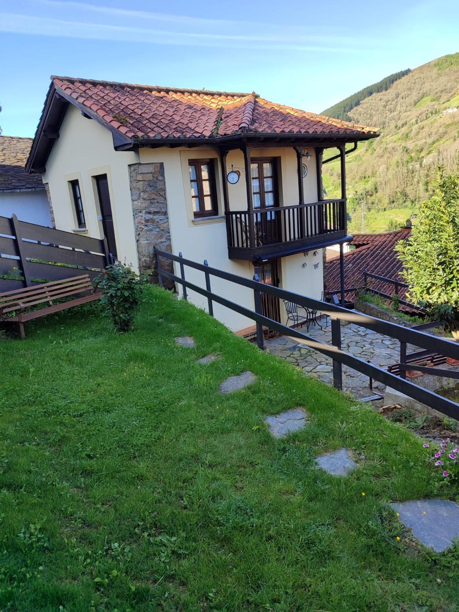 La Casina De Santulaya Villa Cangas De Narcea Exteriör bild