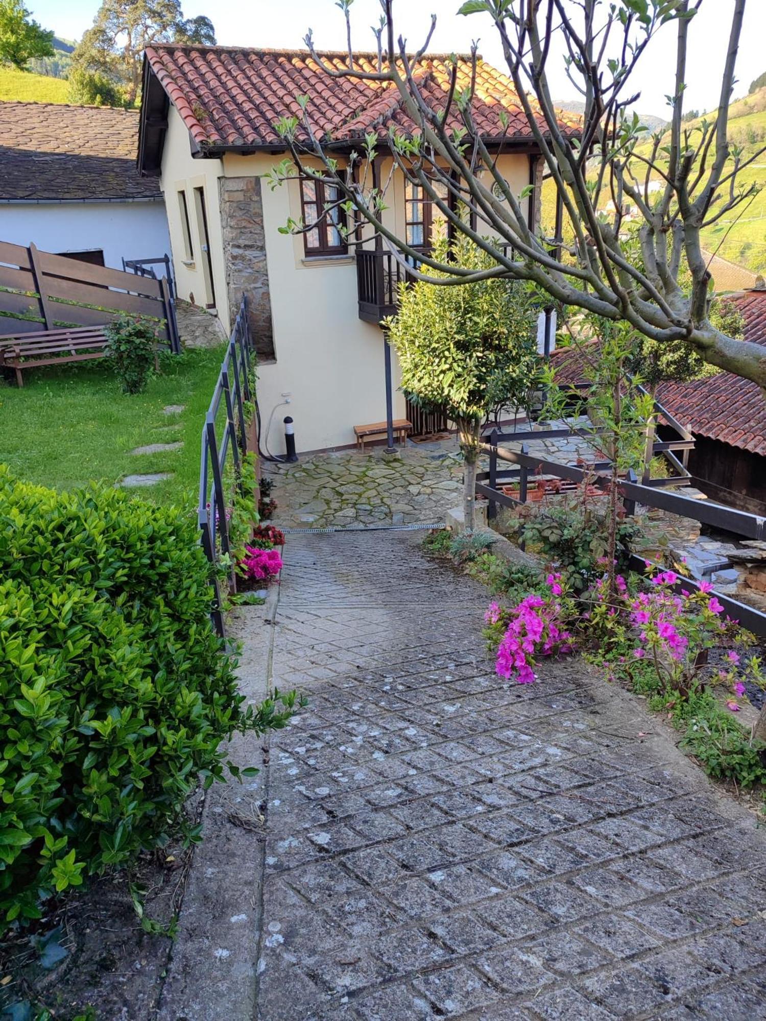 La Casina De Santulaya Villa Cangas De Narcea Exteriör bild